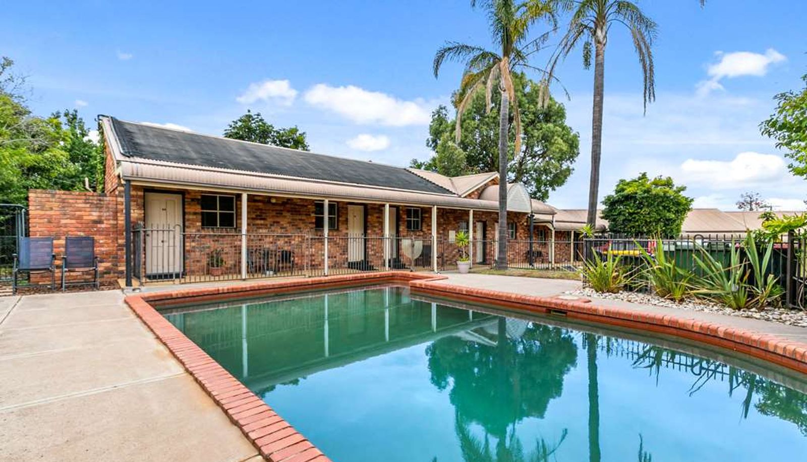 Pool - Greensborough Motel