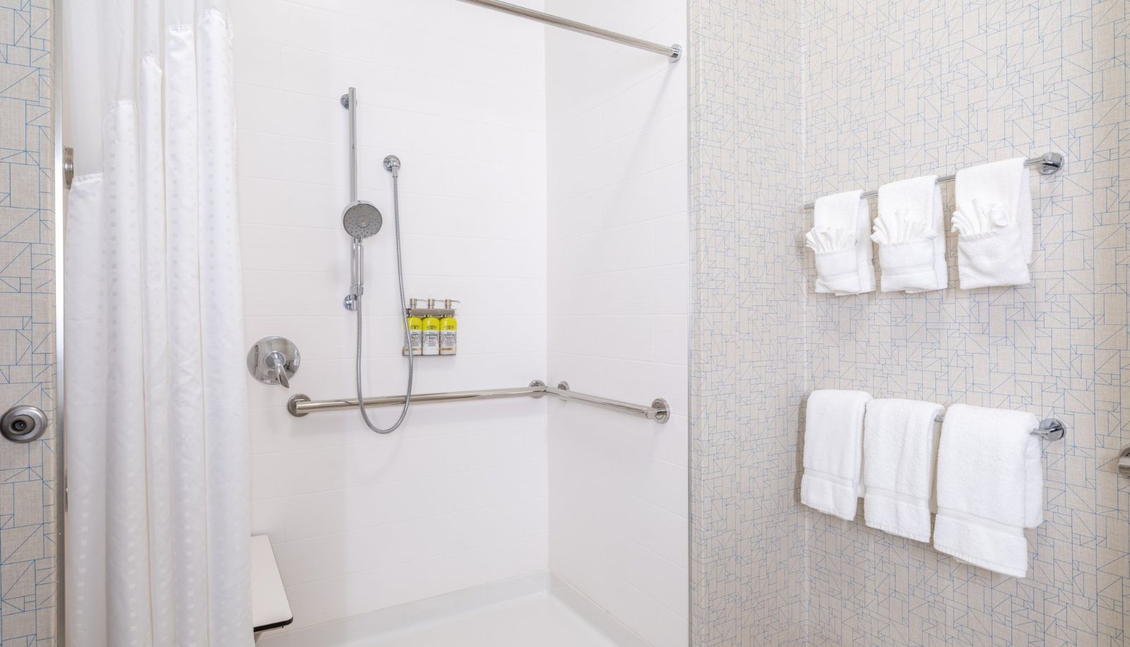 Camera - Holiday Inn Express & Suites WATERTOWN by IHG