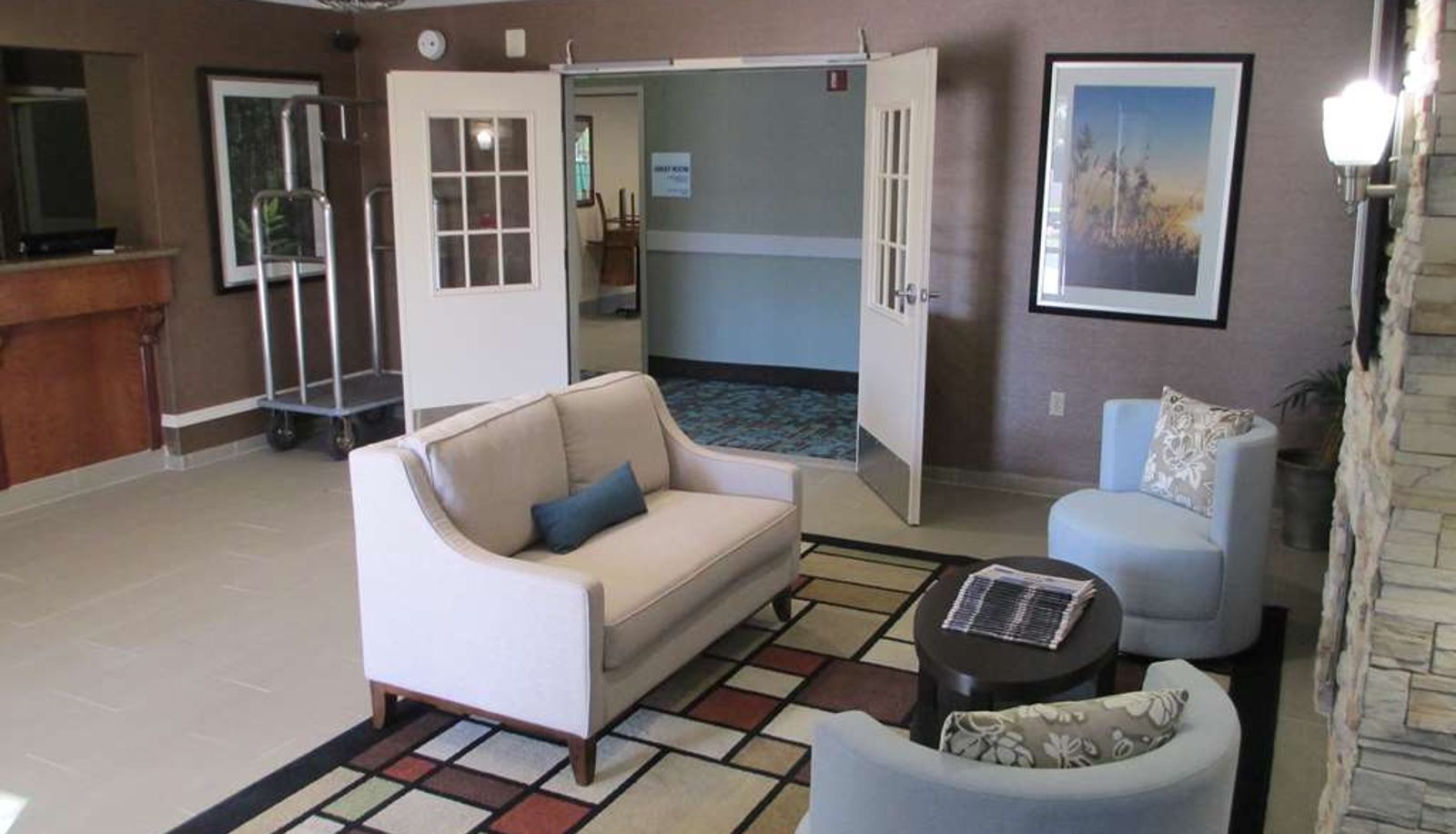 Salón - Best Western Brentwood Inn