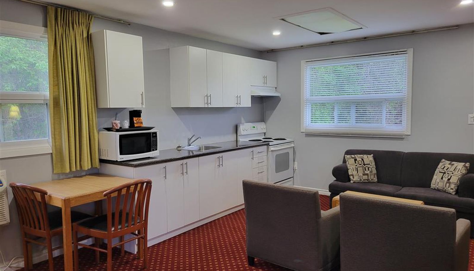 Zimmer - Knights Inn Cobourg