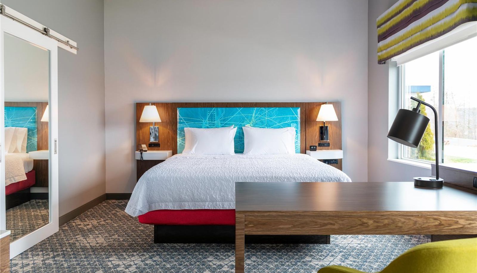 Camera - Hampton Inn & Suites by Hilton Marshfield