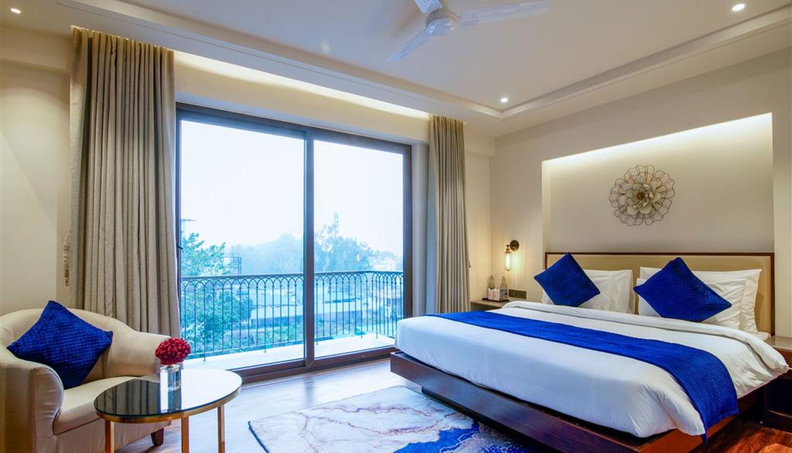 Room - Comfort Inn Dehradun