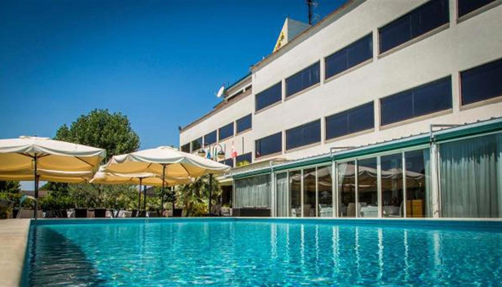 Außenansicht - Hotel Cristallo Relais Sure Hotel Collection by Best Western