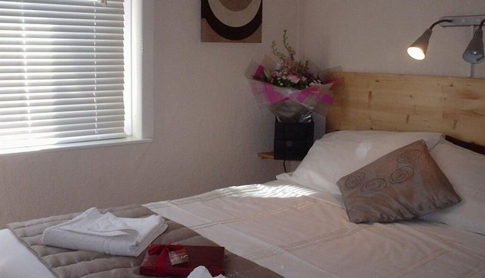 Standardzimmer - Falcon Hotel