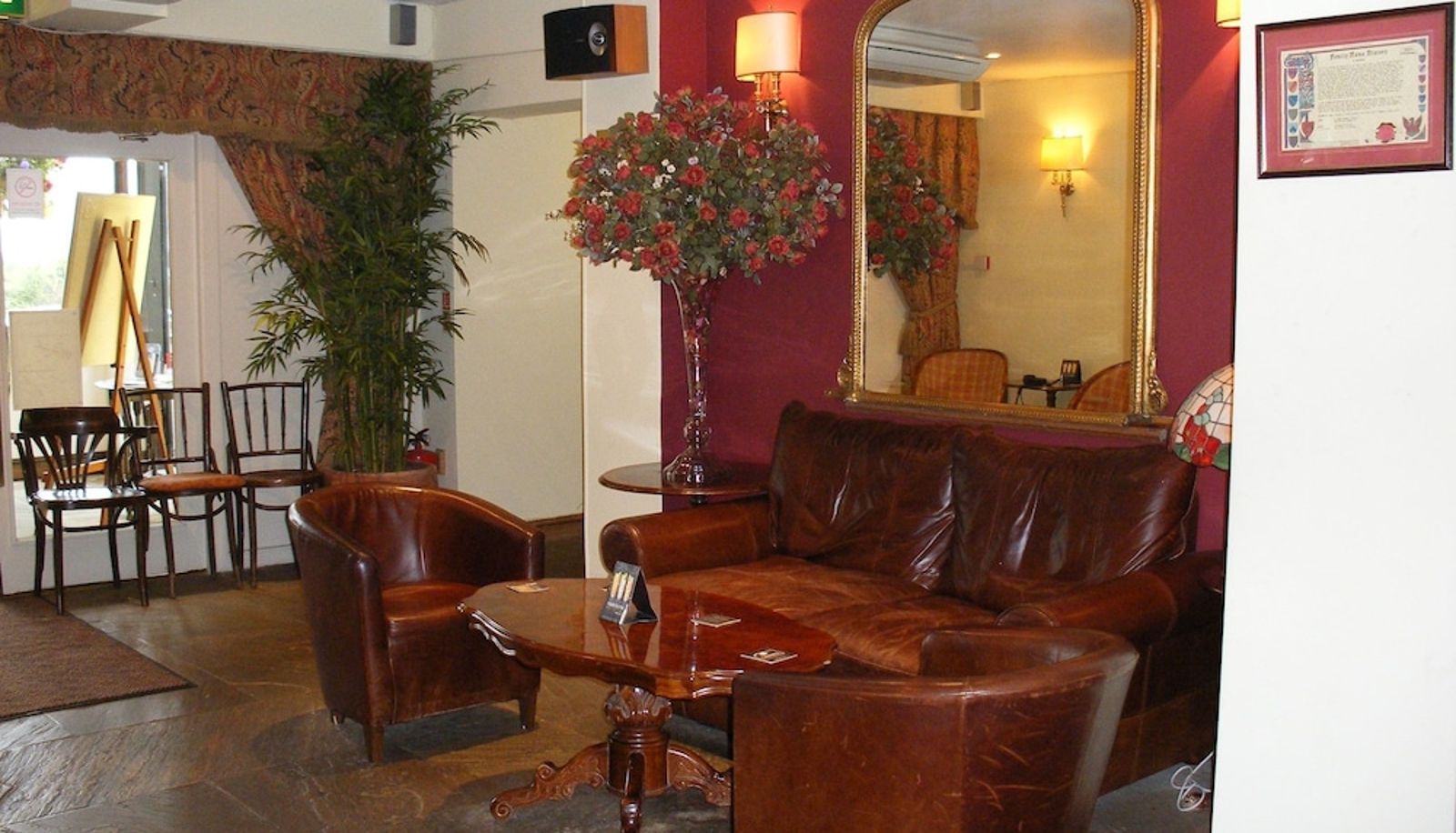 Sala - The Whitminster Inn