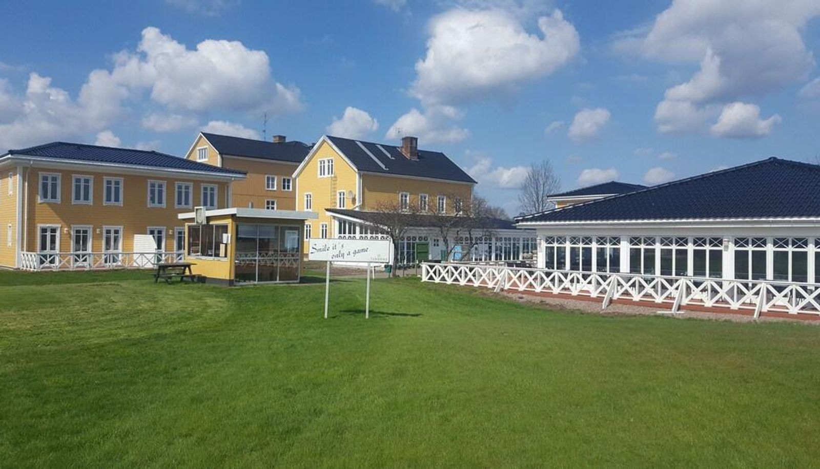 Zona exterior del hotel - Melleruds Golfklubb Bed & Breakfast