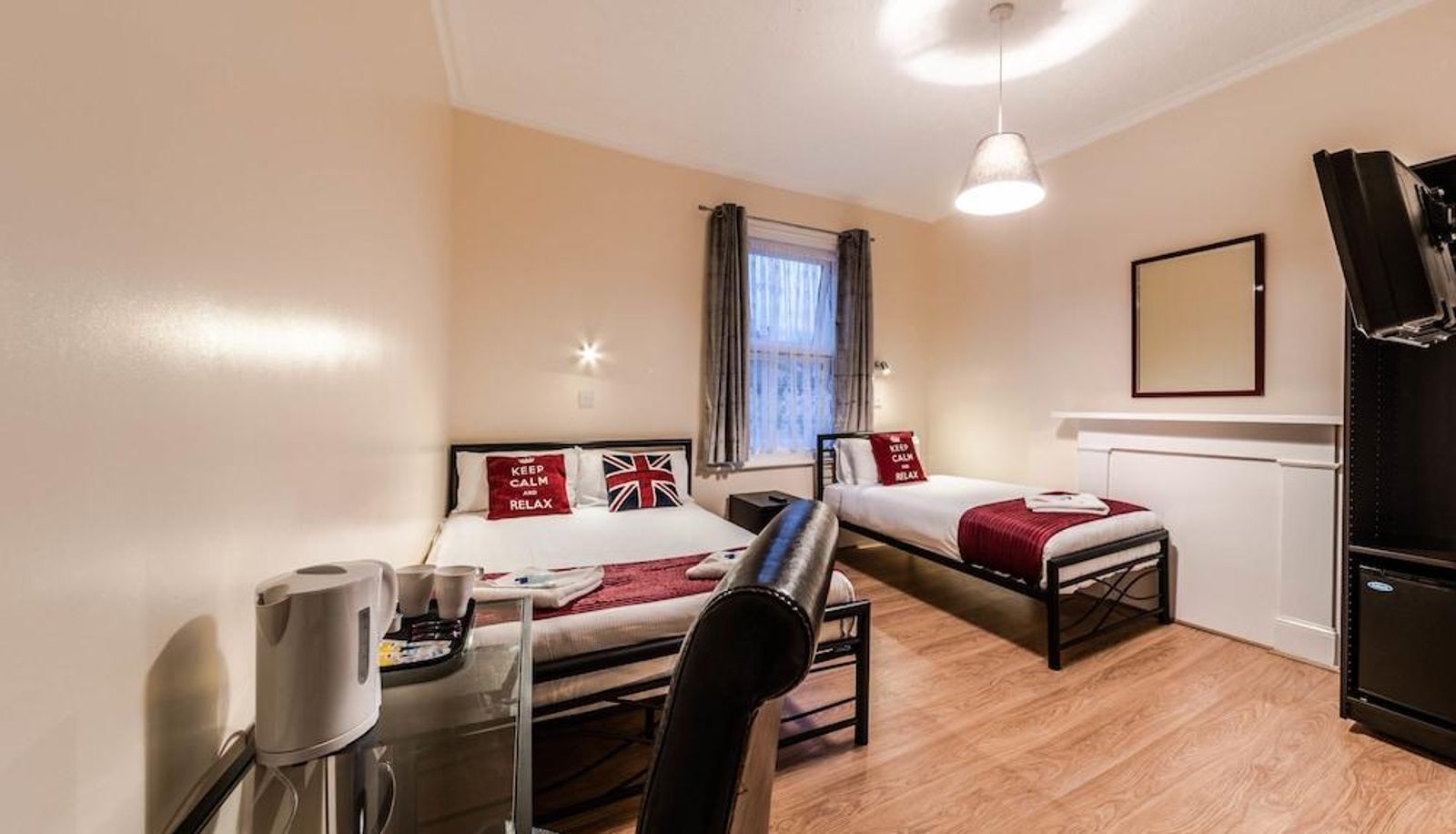 Triple room - Hellenic Hotel London by Saba