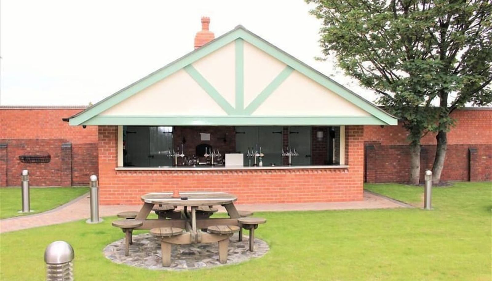 Giardino - The Aston Tavern