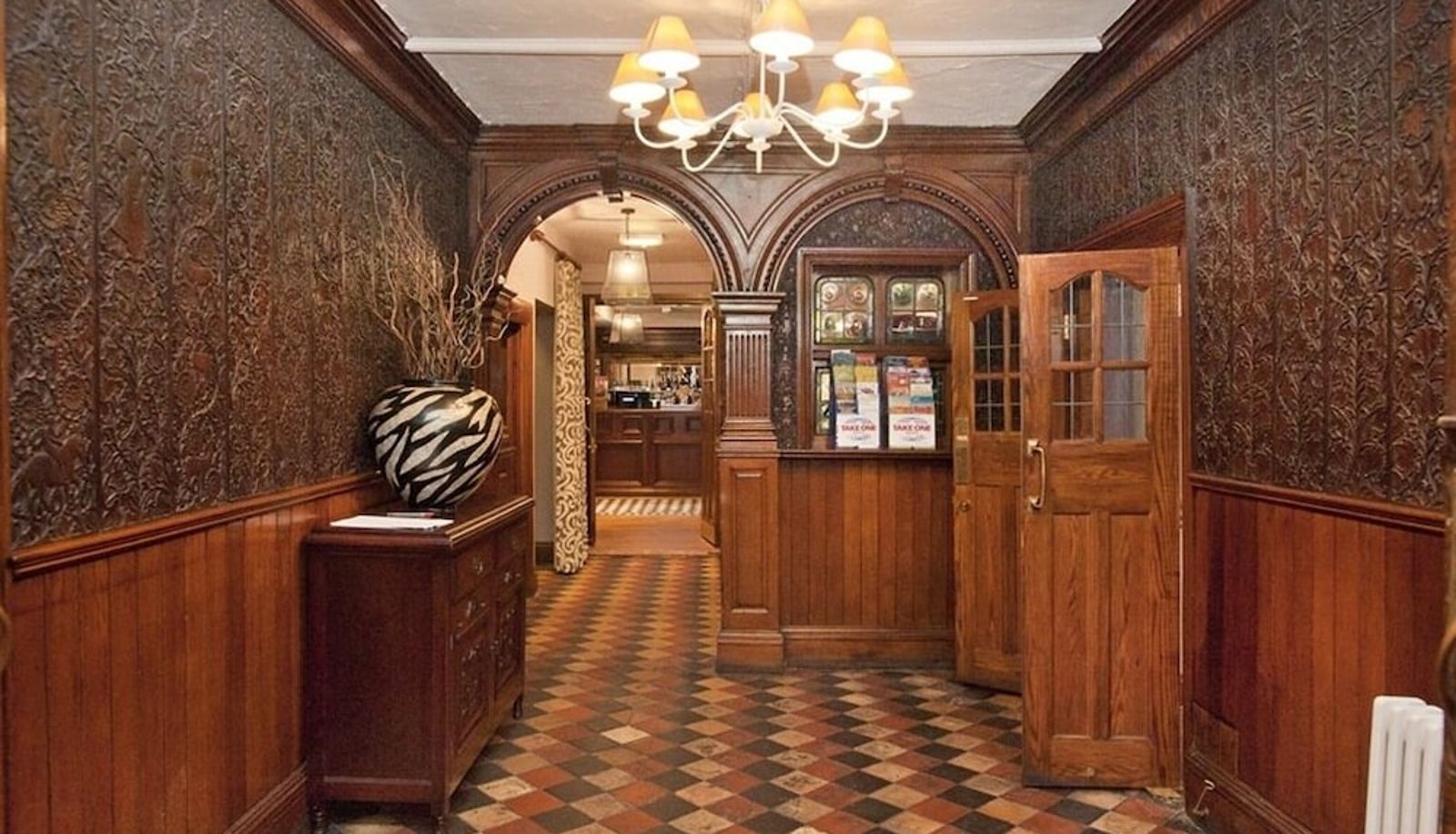 Hall - Ye Olde Griffin