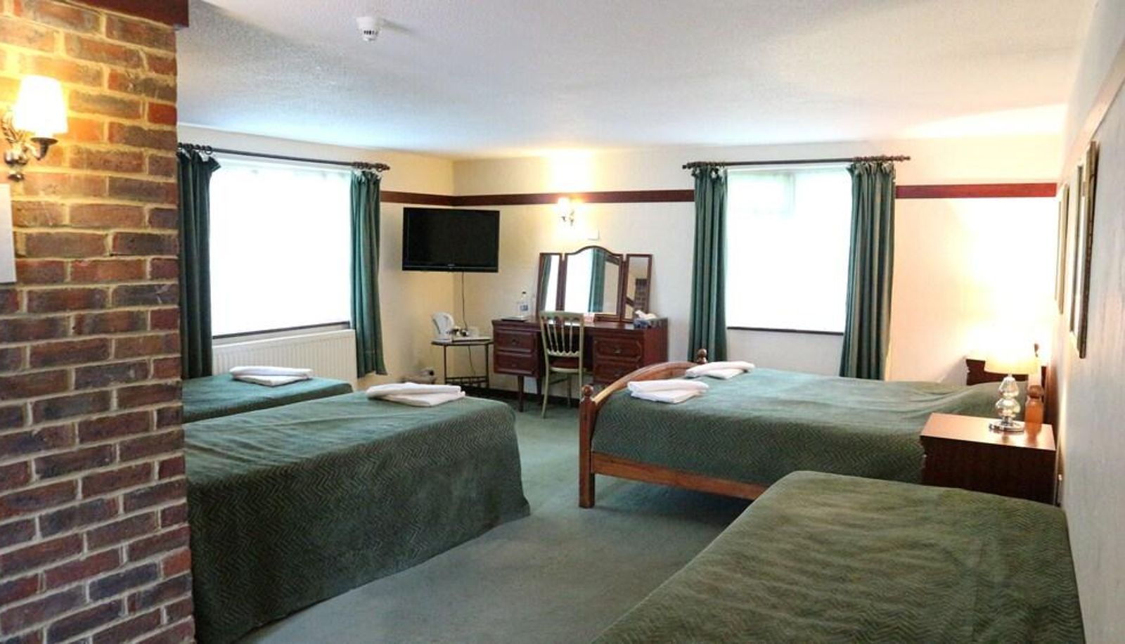 Family room - Harrow Inn