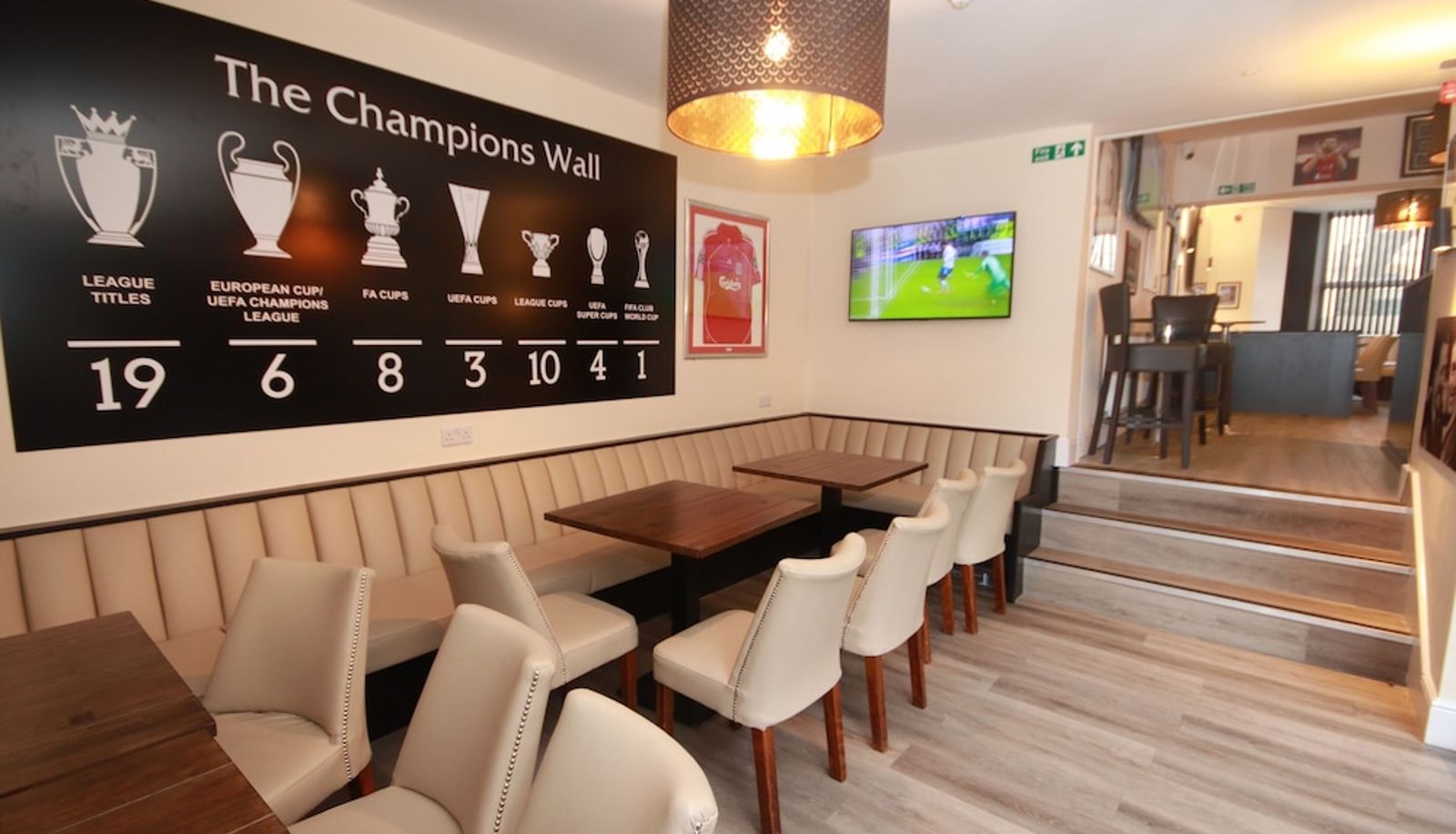 Restaurant - Soccer Suite