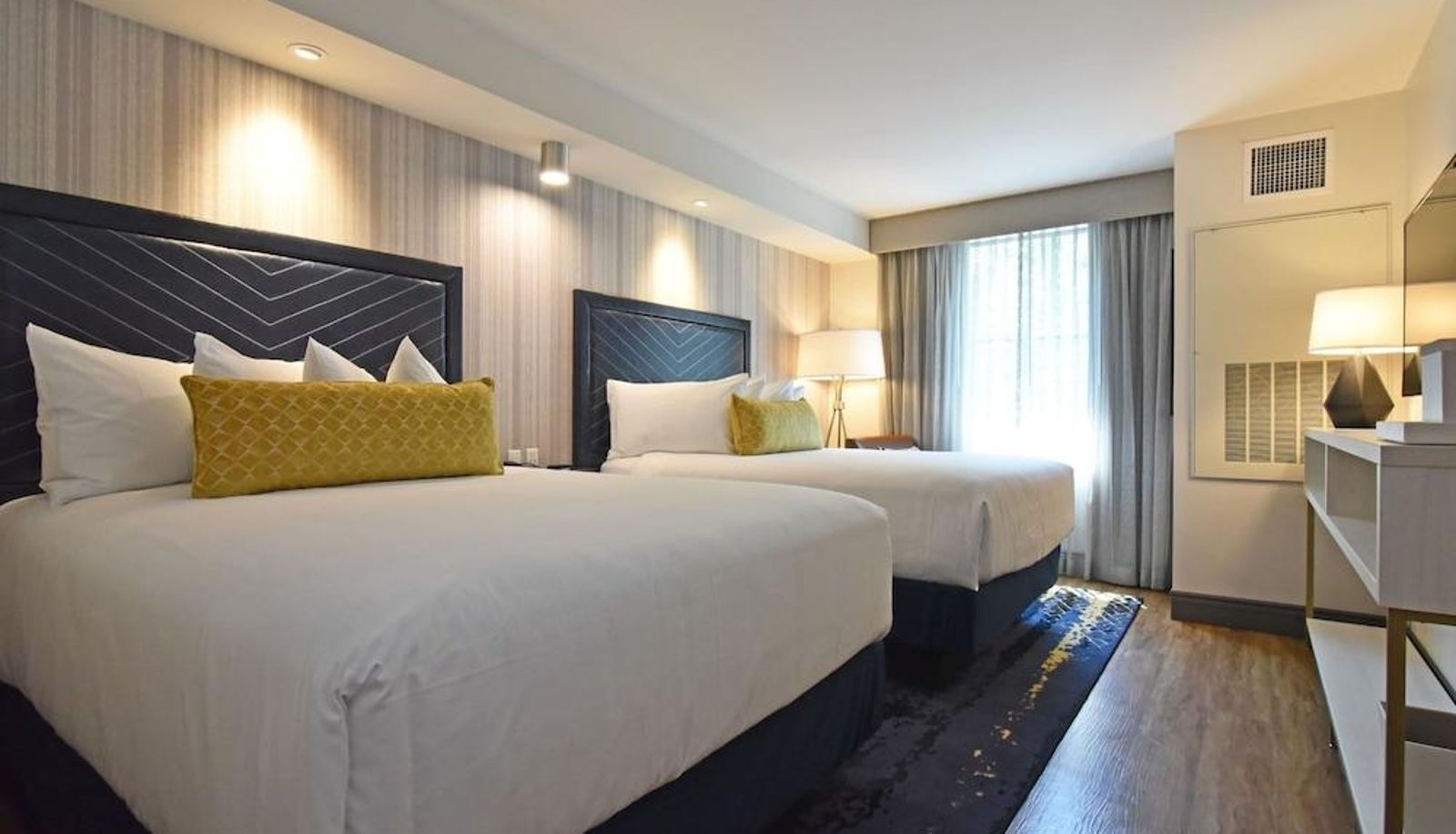 Superior room (double) - Tiverton Casino Hotel