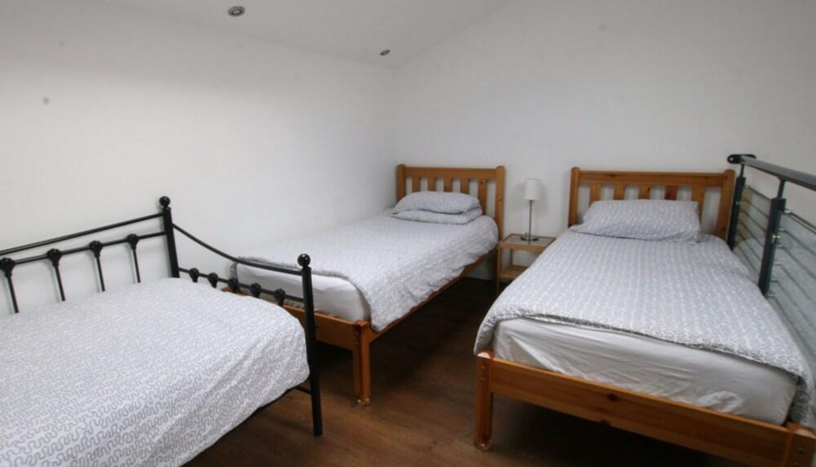 Camera standard - Rossendale Holiday Cottages