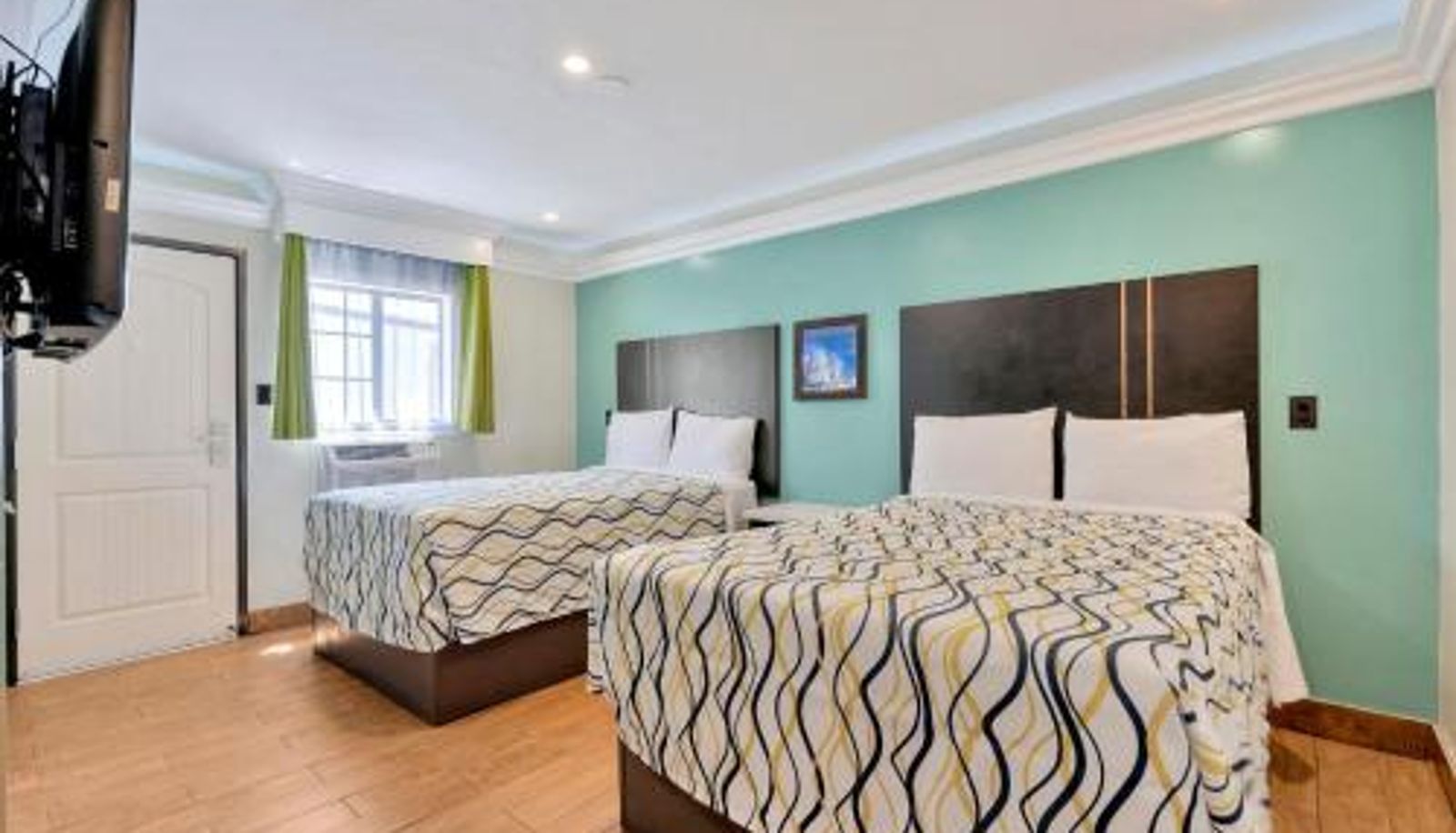Zimmer - Mid City Inn