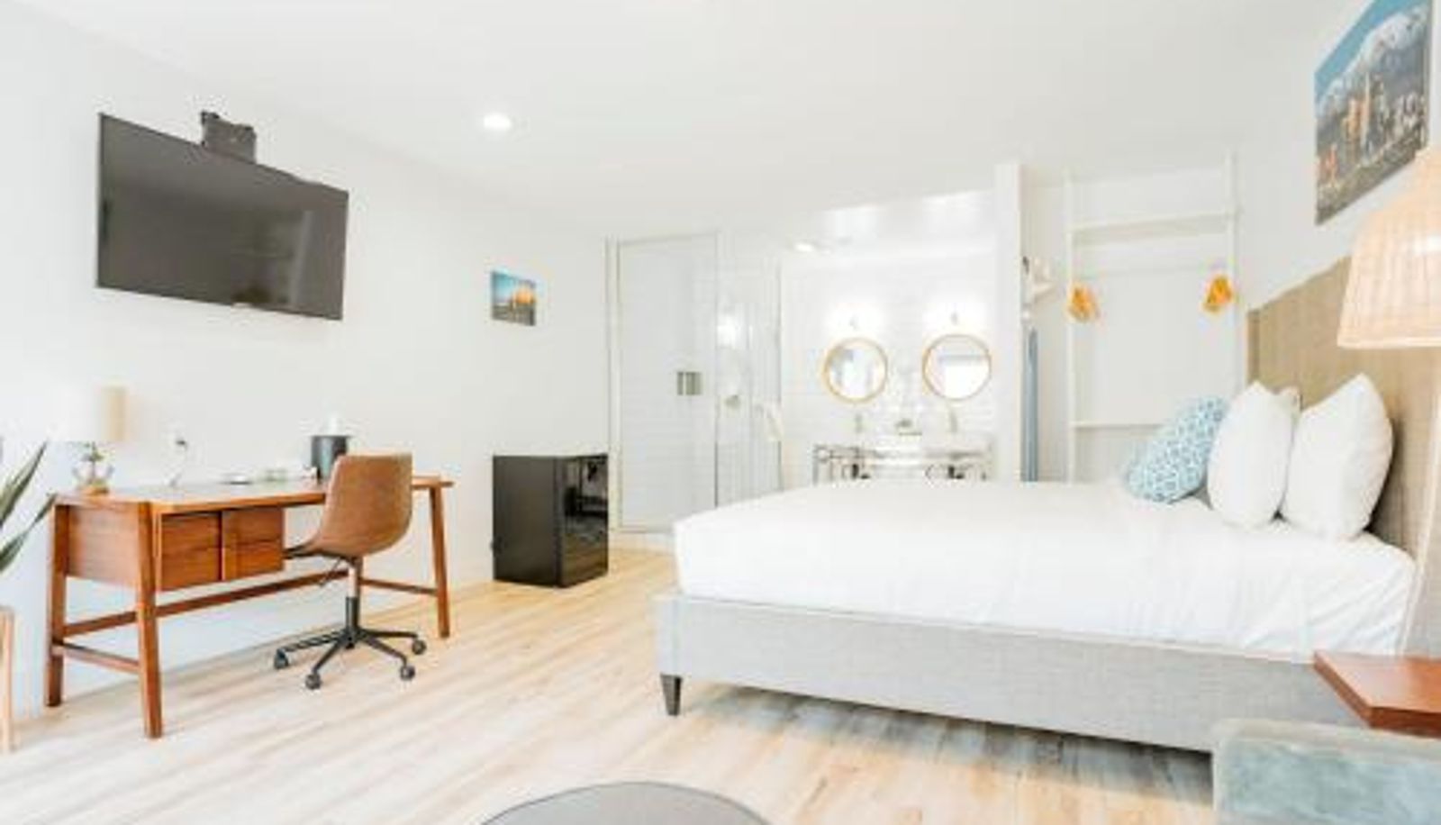Suite - The Belmont Shore Inn