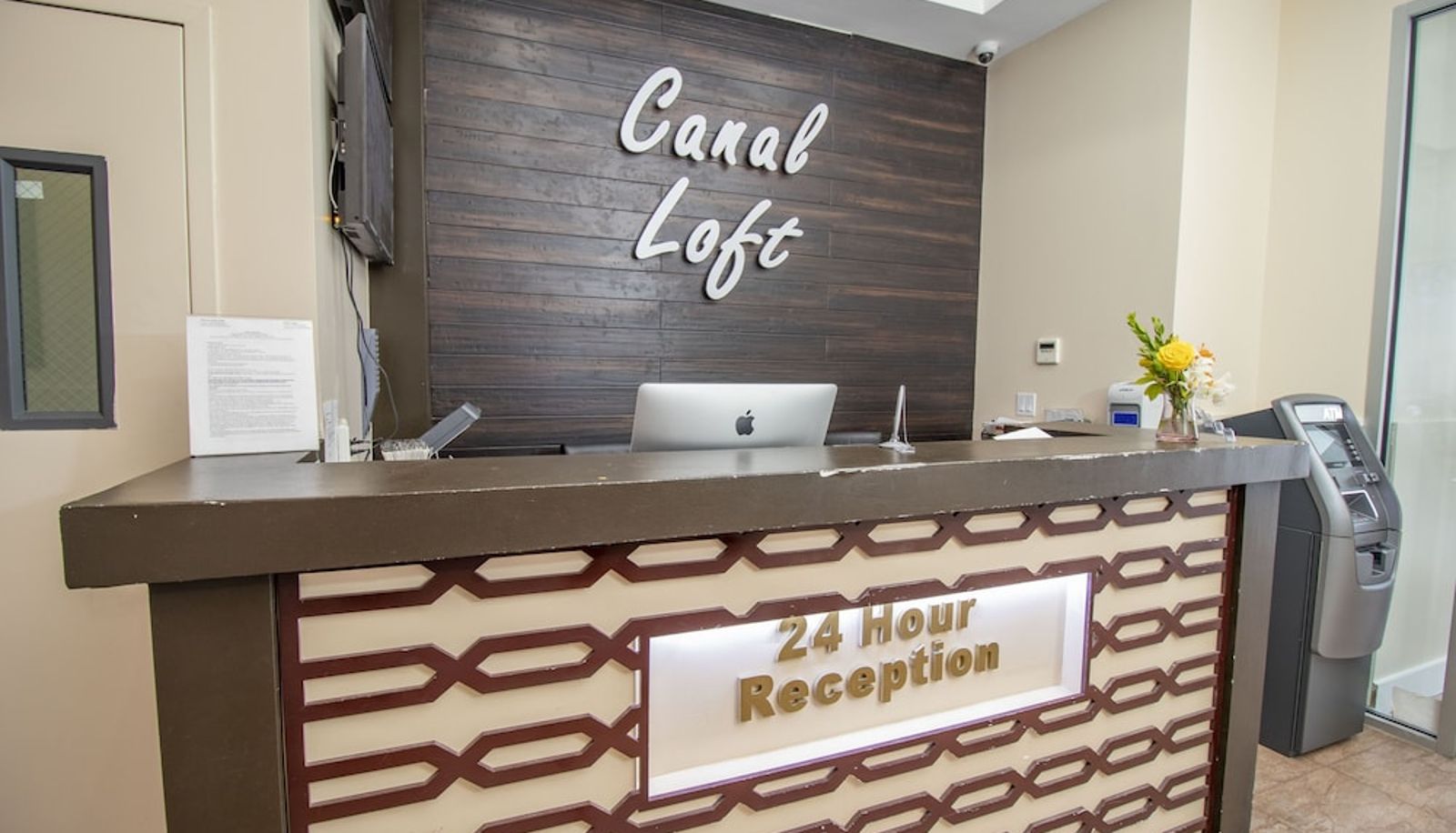 Reception - Canal Loft Hotel
