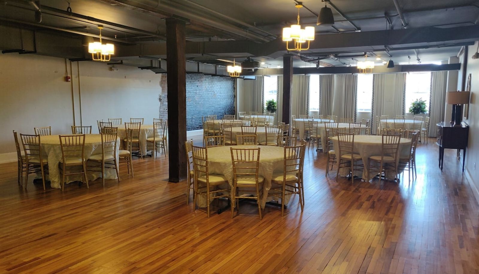 Rezeption - The Stricklin Hotel