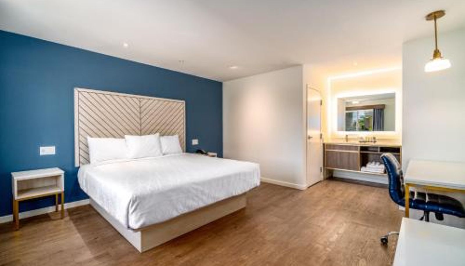 Camera - Trend Hotel at LAX Airport