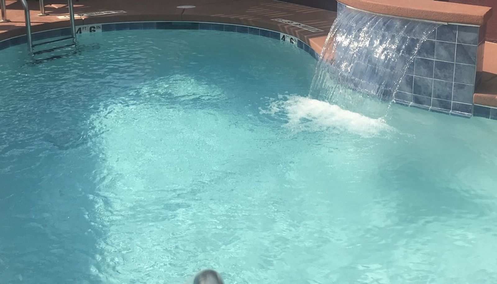 Piscina - Skyline Hotel & Casino