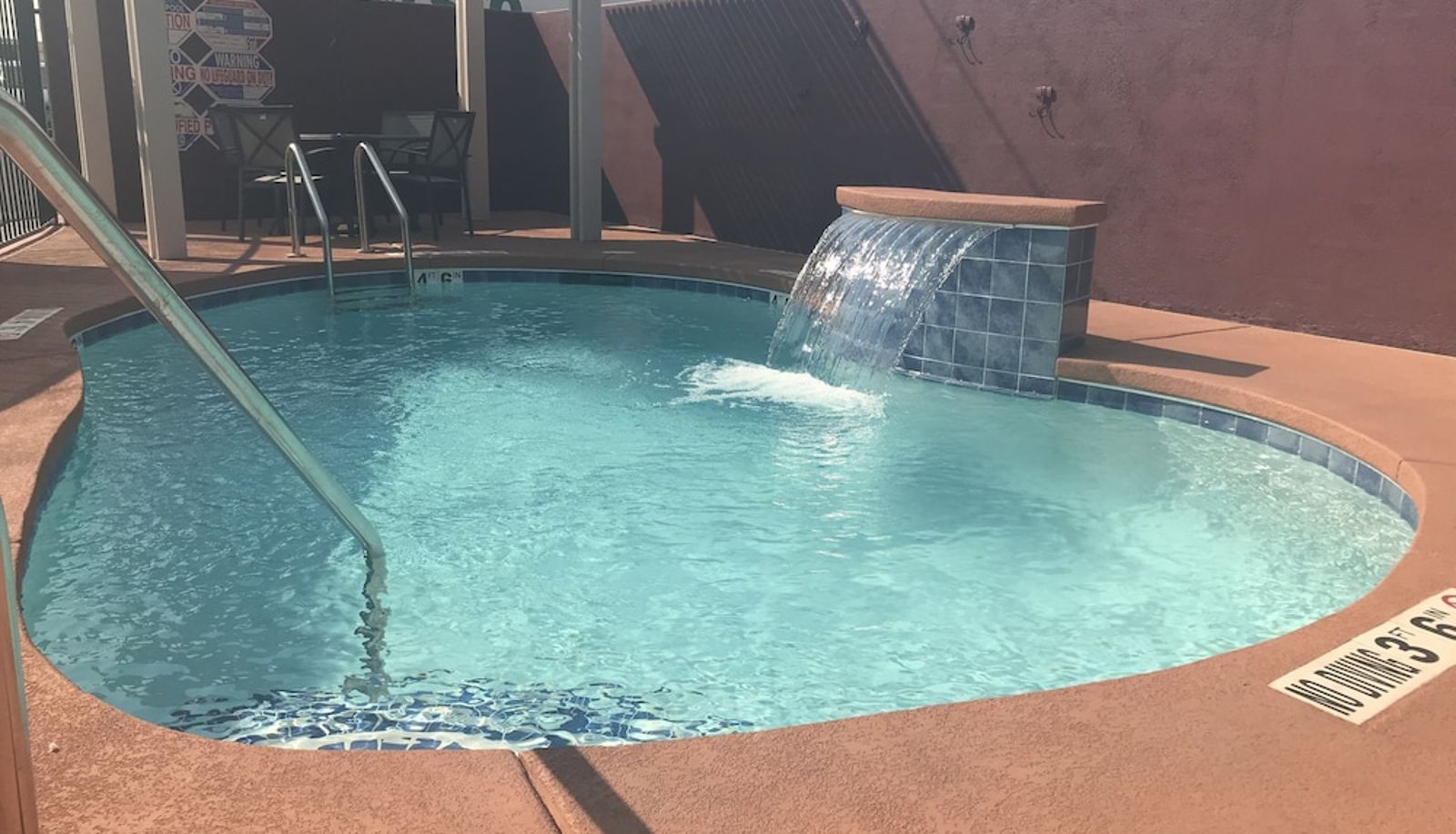 Piscina - Skyline Hotel & Casino
