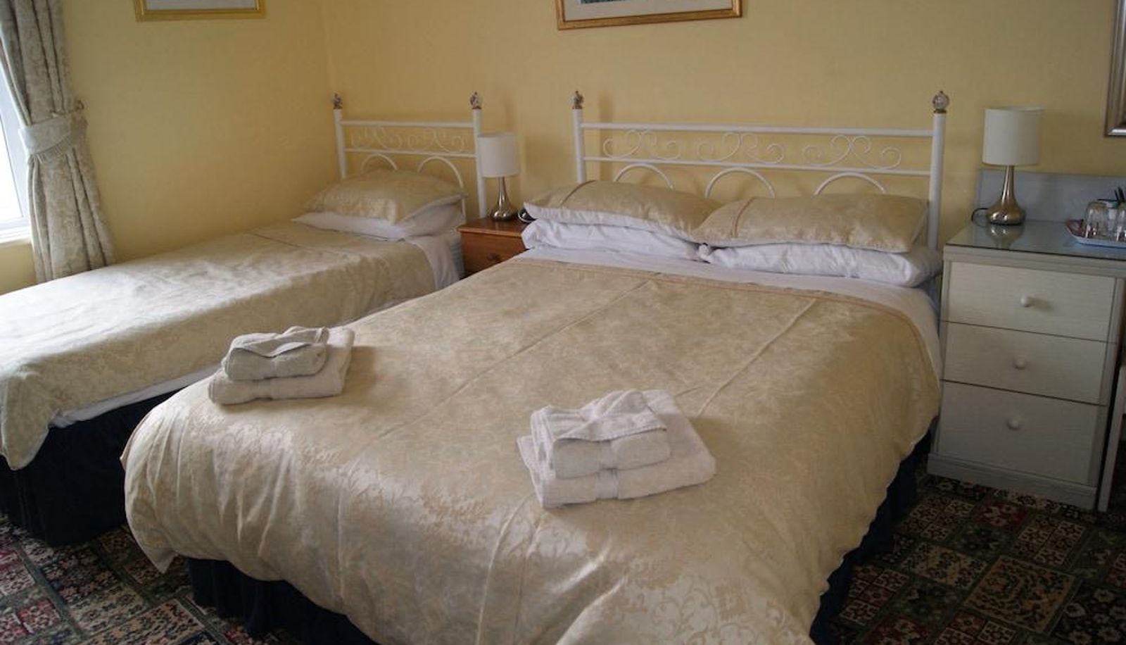 Chambre Familiale - Victoria Guesthouse