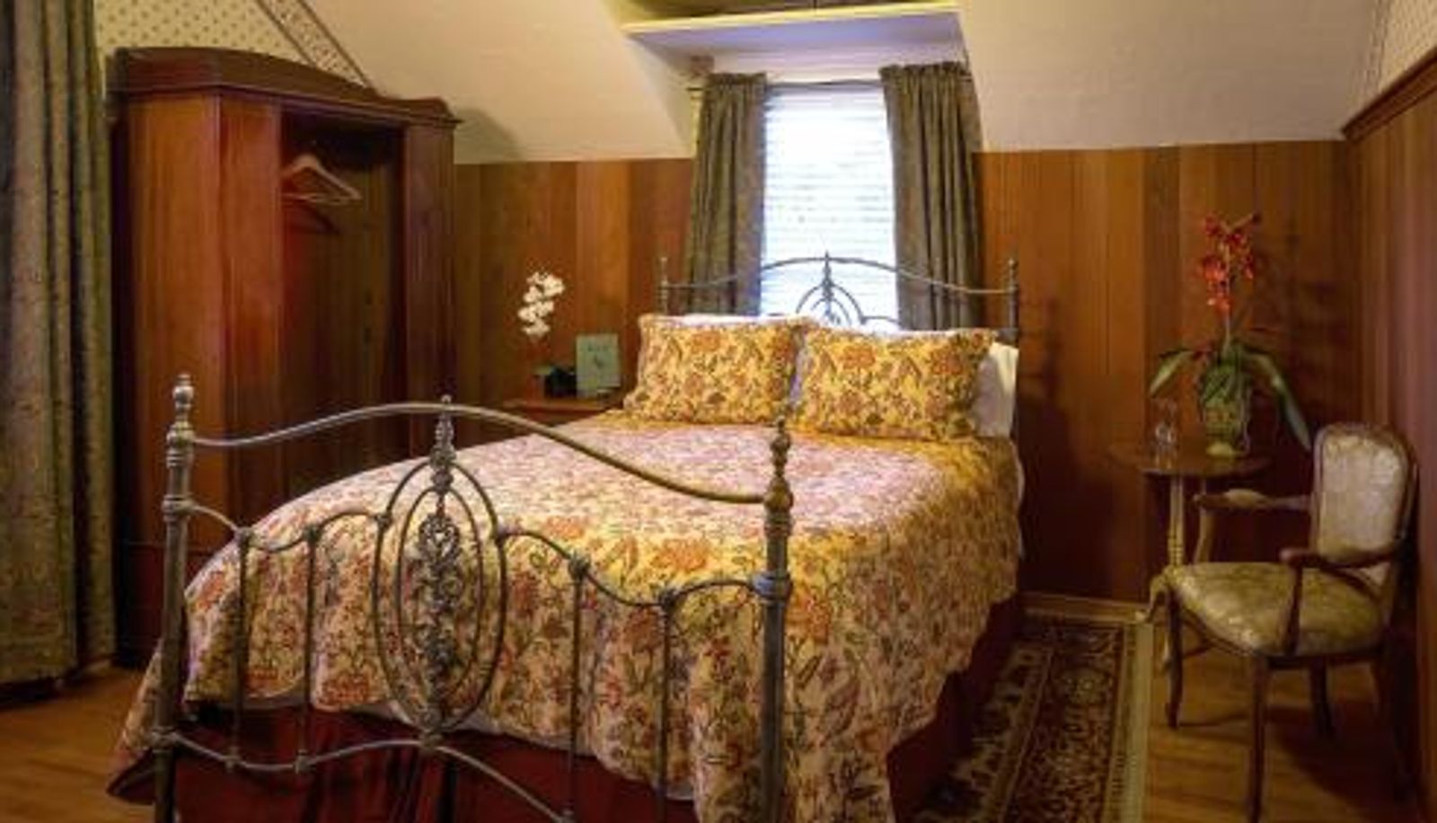 Kamer - an Old World Inn Cabernet House