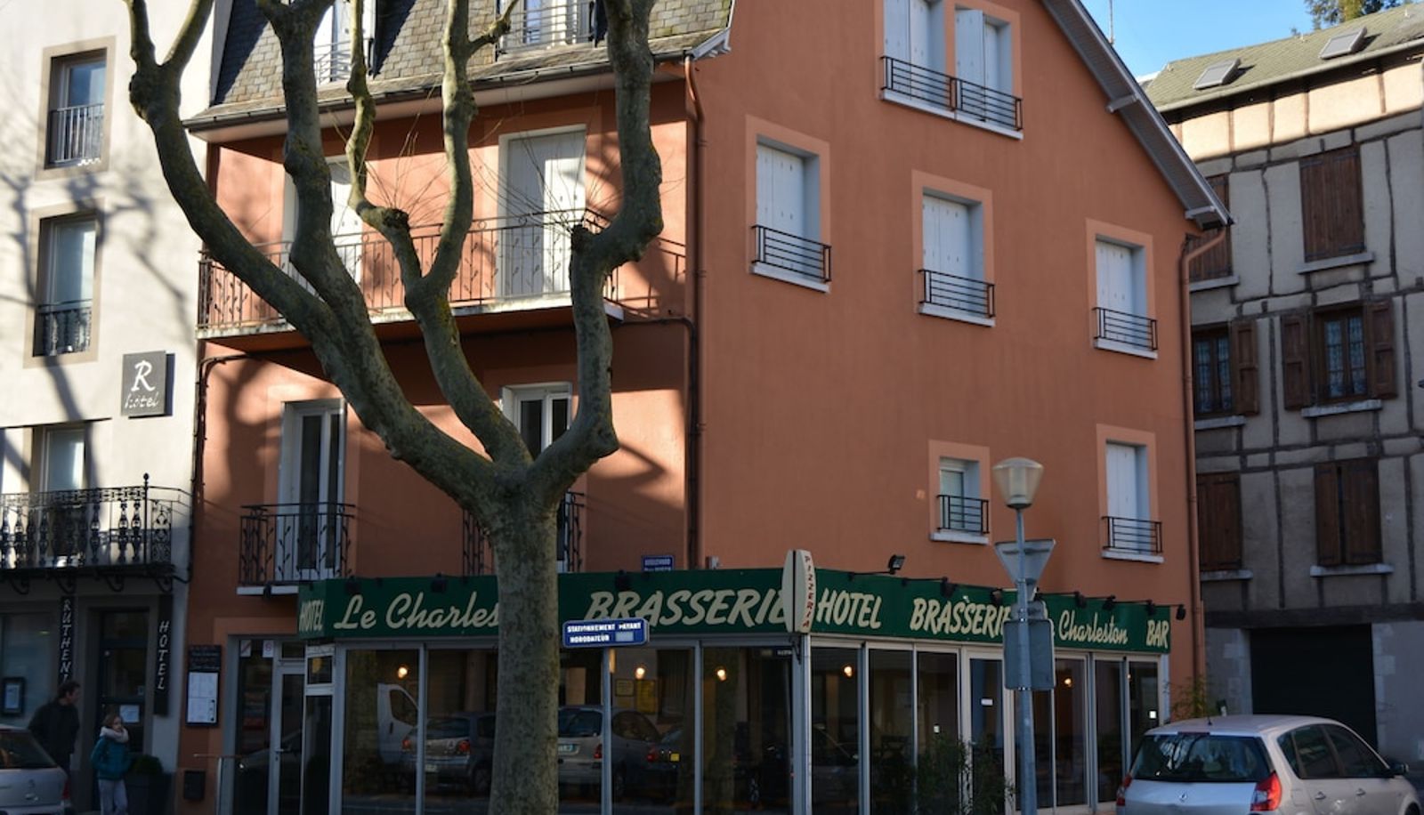 Info - Le Charleston Hotel