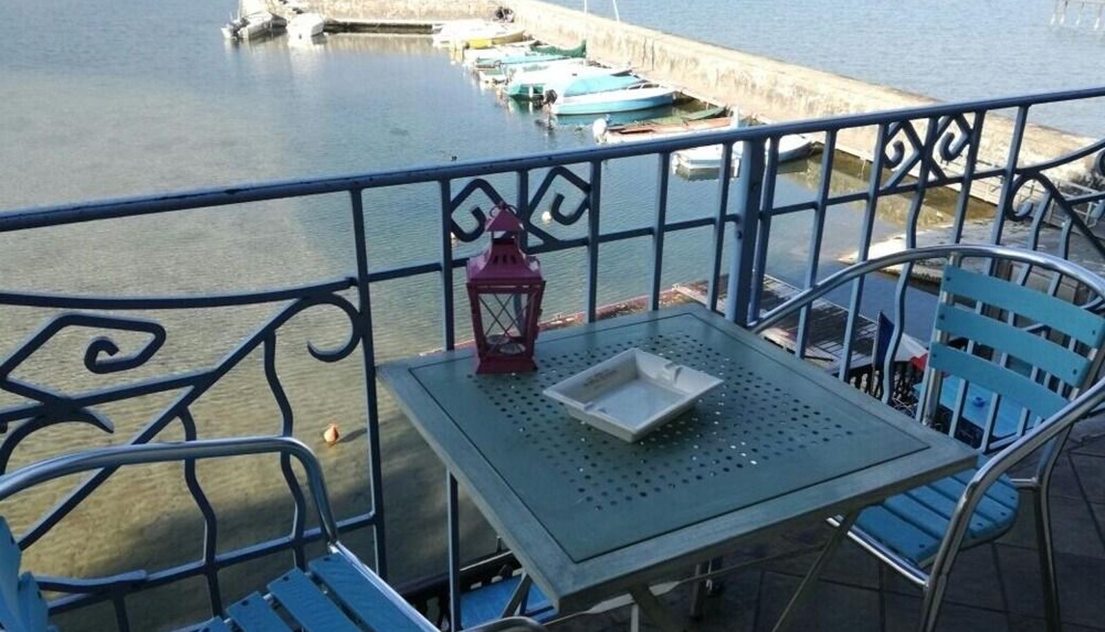 Zimmer mit Seeblick - Weekend Hotel Les Pieds dans l'Eau