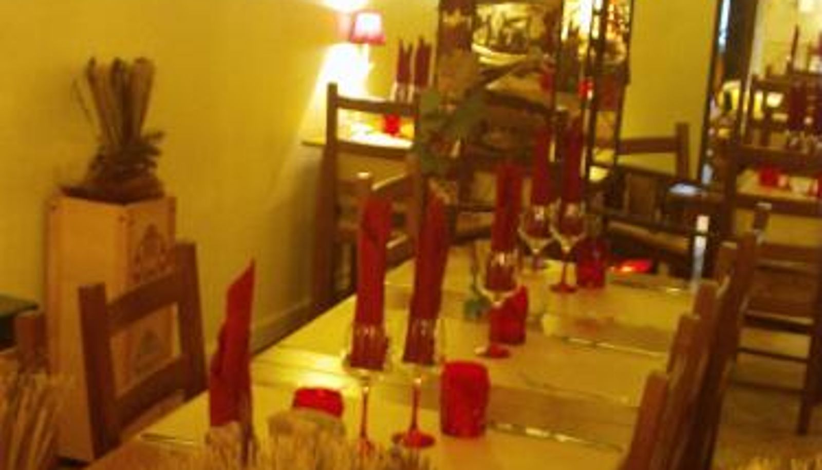 Breakfast room within the restaurant - Appart'Hôtel Les Tilleuls