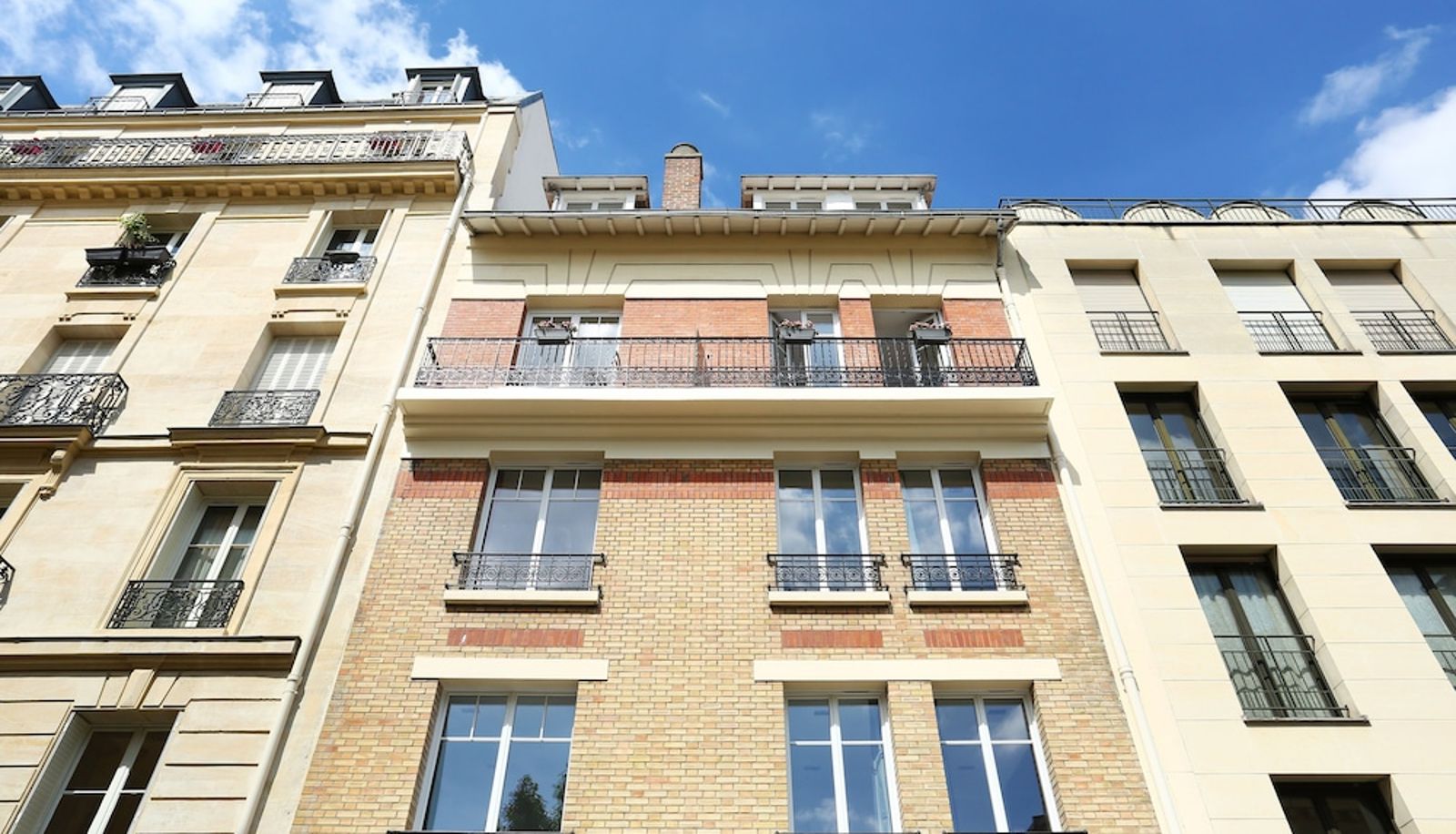 Info - YAYS Paris Zola by Numa
