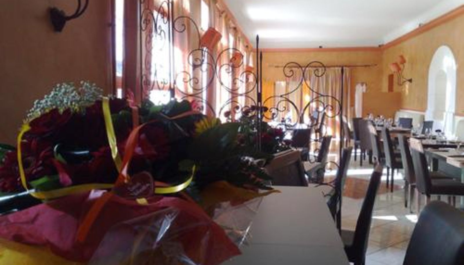 Breakfast room within the restaurant - Le Montloire