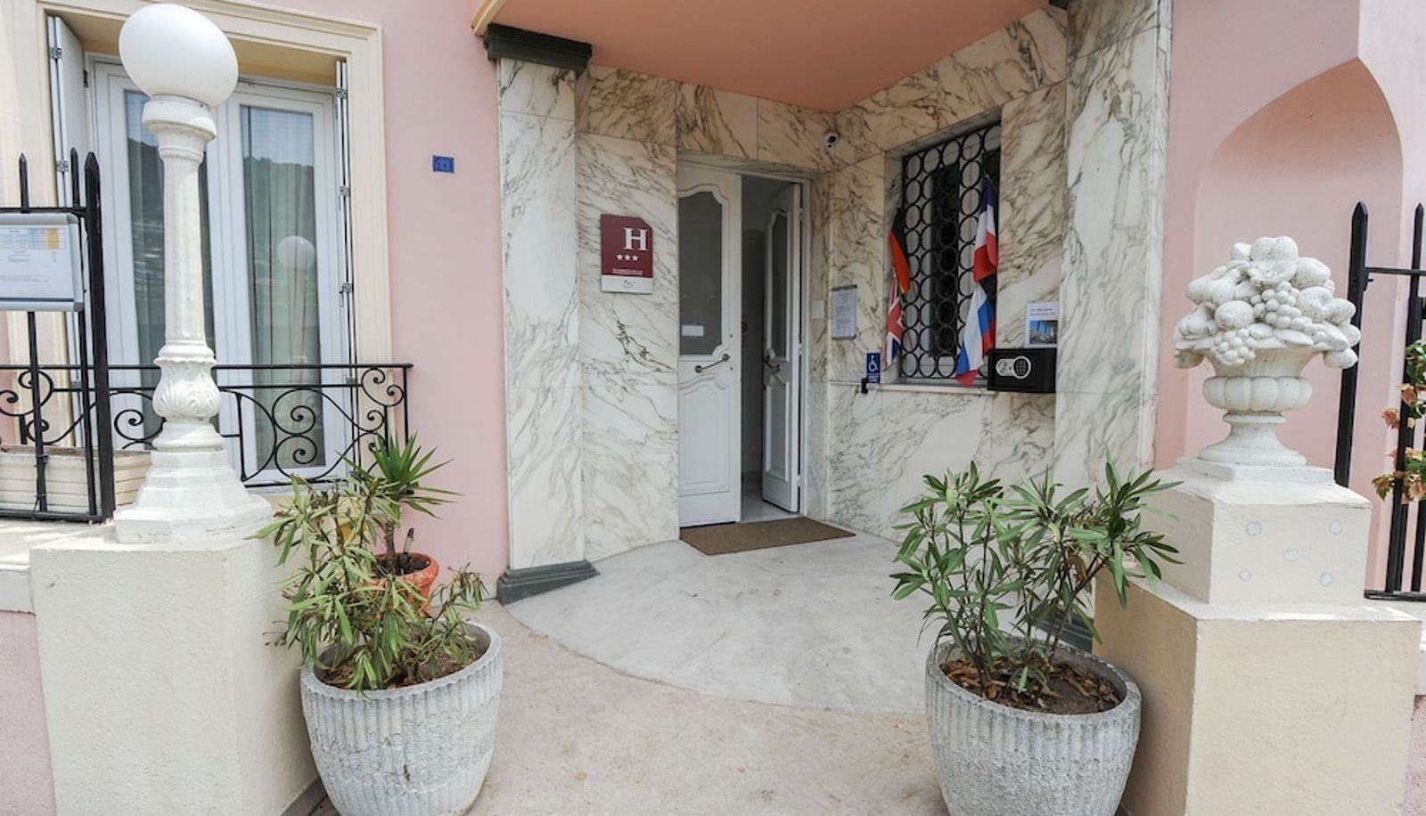 Info - HOTEL LA CITADELLE