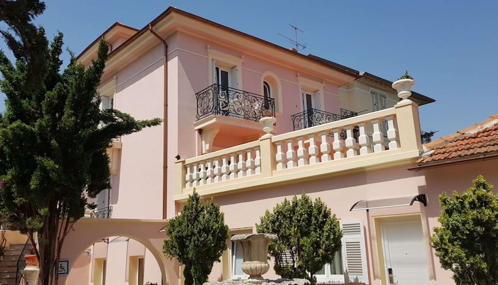 Info - HOTEL LA CITADELLE