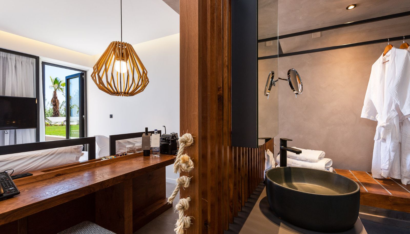 Zimmer - Kimpton LA MER CRETE by IHG
