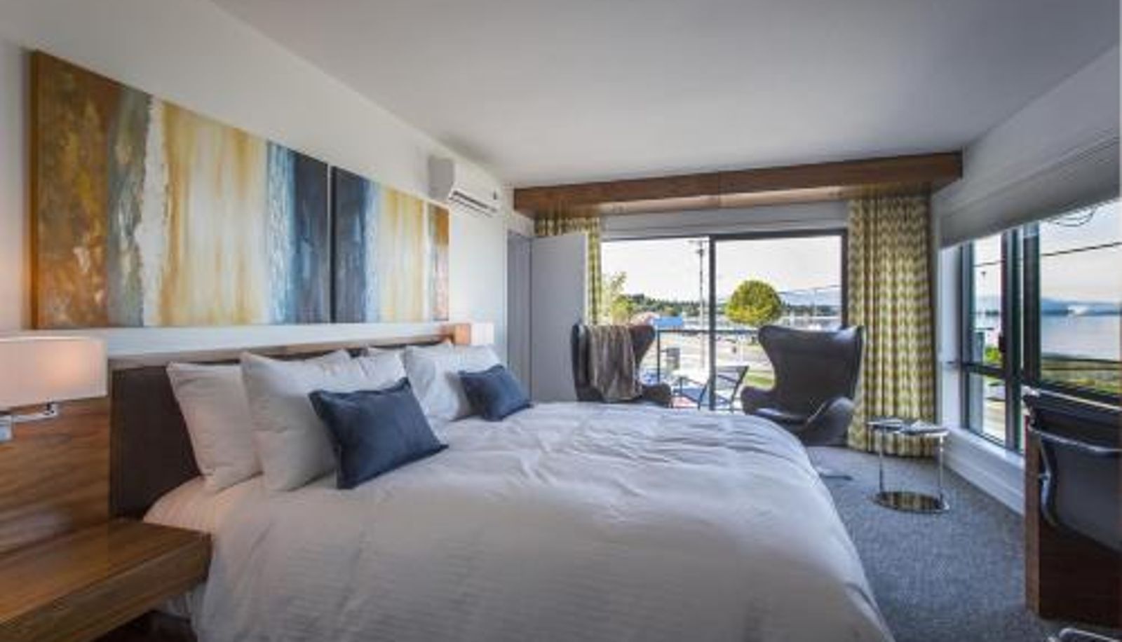 Info - Qualicum Beach Inn