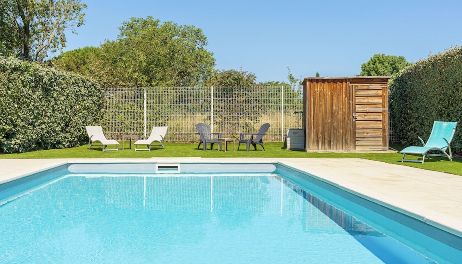 Pool - Brit Hotel Confort Manosque Cadarache