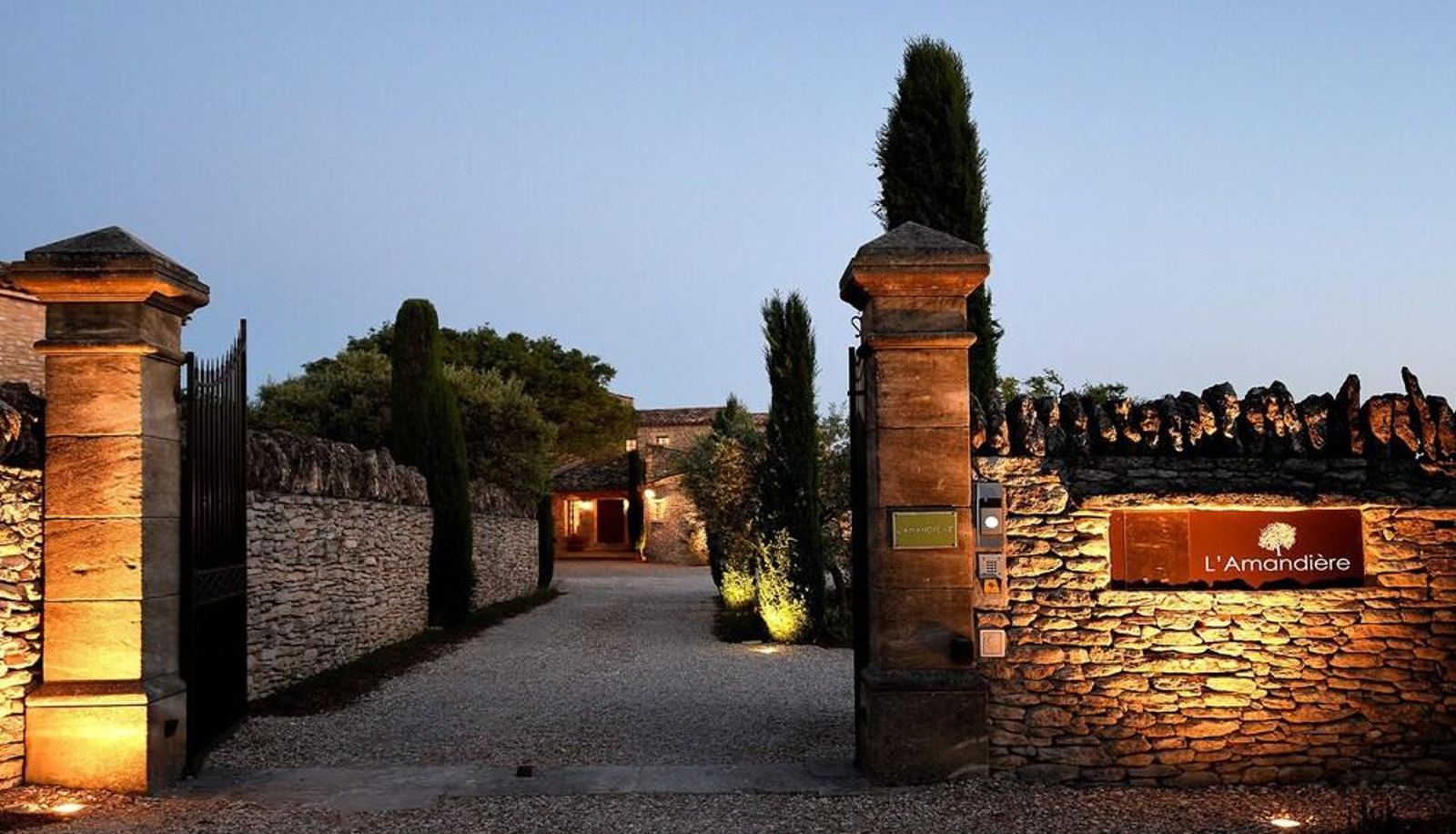 Zona exterior del hotel - L'amandiere
