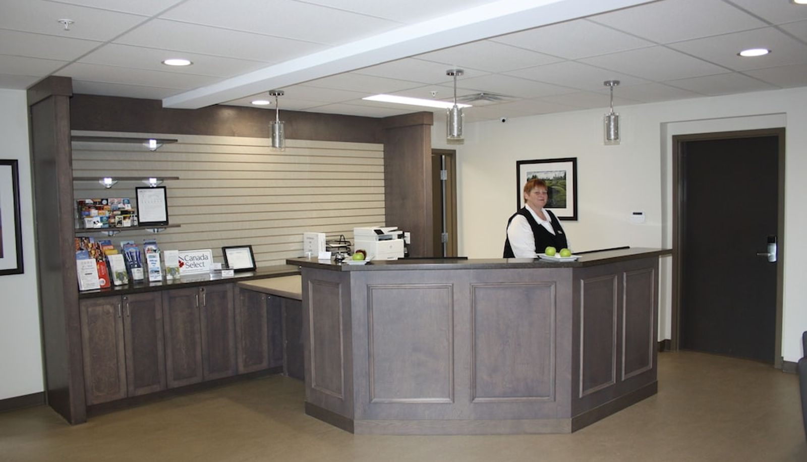 Réception - Crossroads Inn & Suites