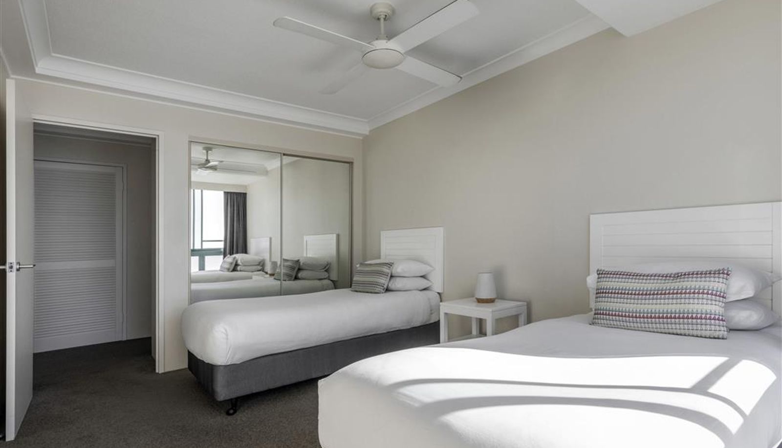 Zimmer - Mantra Crown Towers Surfers Paradise