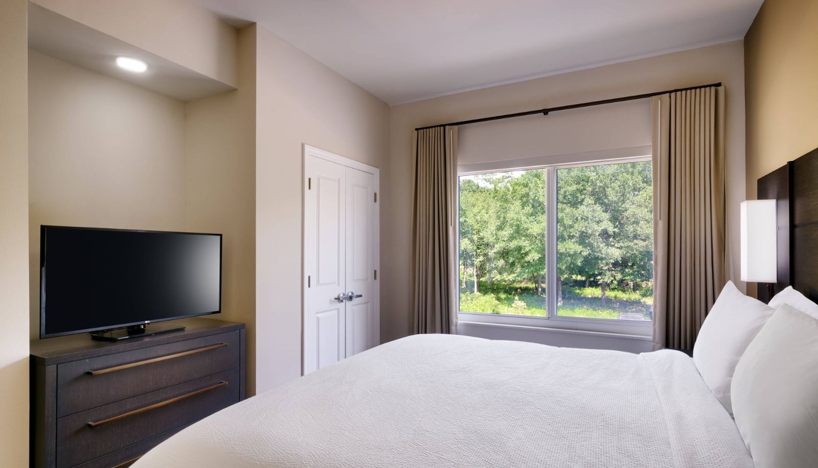 Camera - Residence Inn by Marriott Brunswick