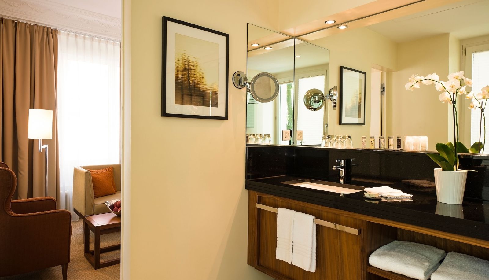 Room - Renaissance Lucerne Hotel