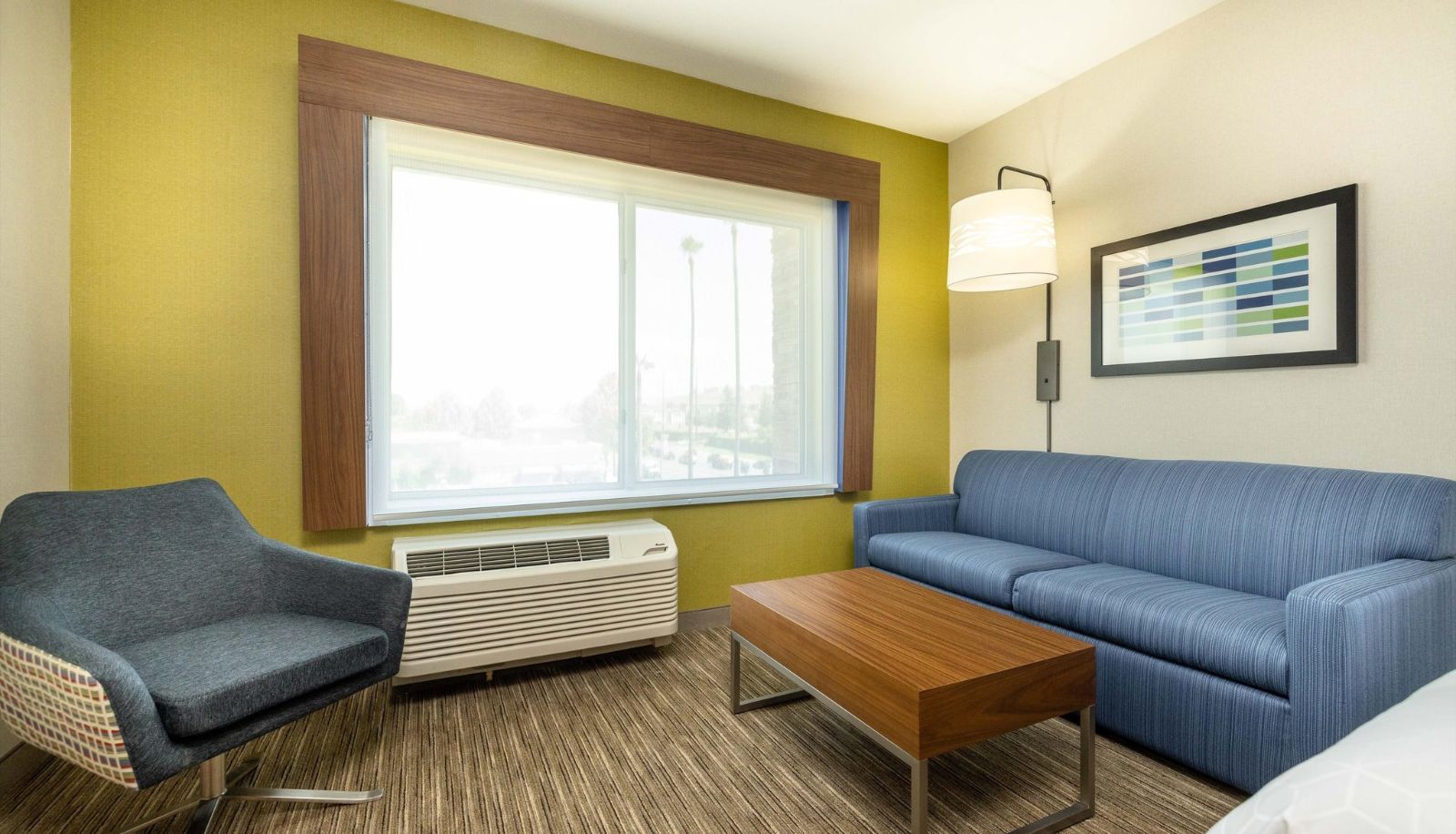 Room - Holiday Inn Express & Suites SAN JOSE – SILICON VALLEY by IHG