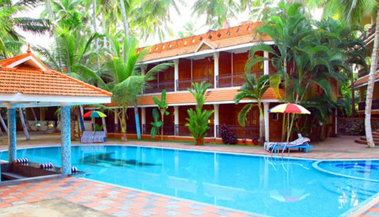 Basen - Jasmine Palace