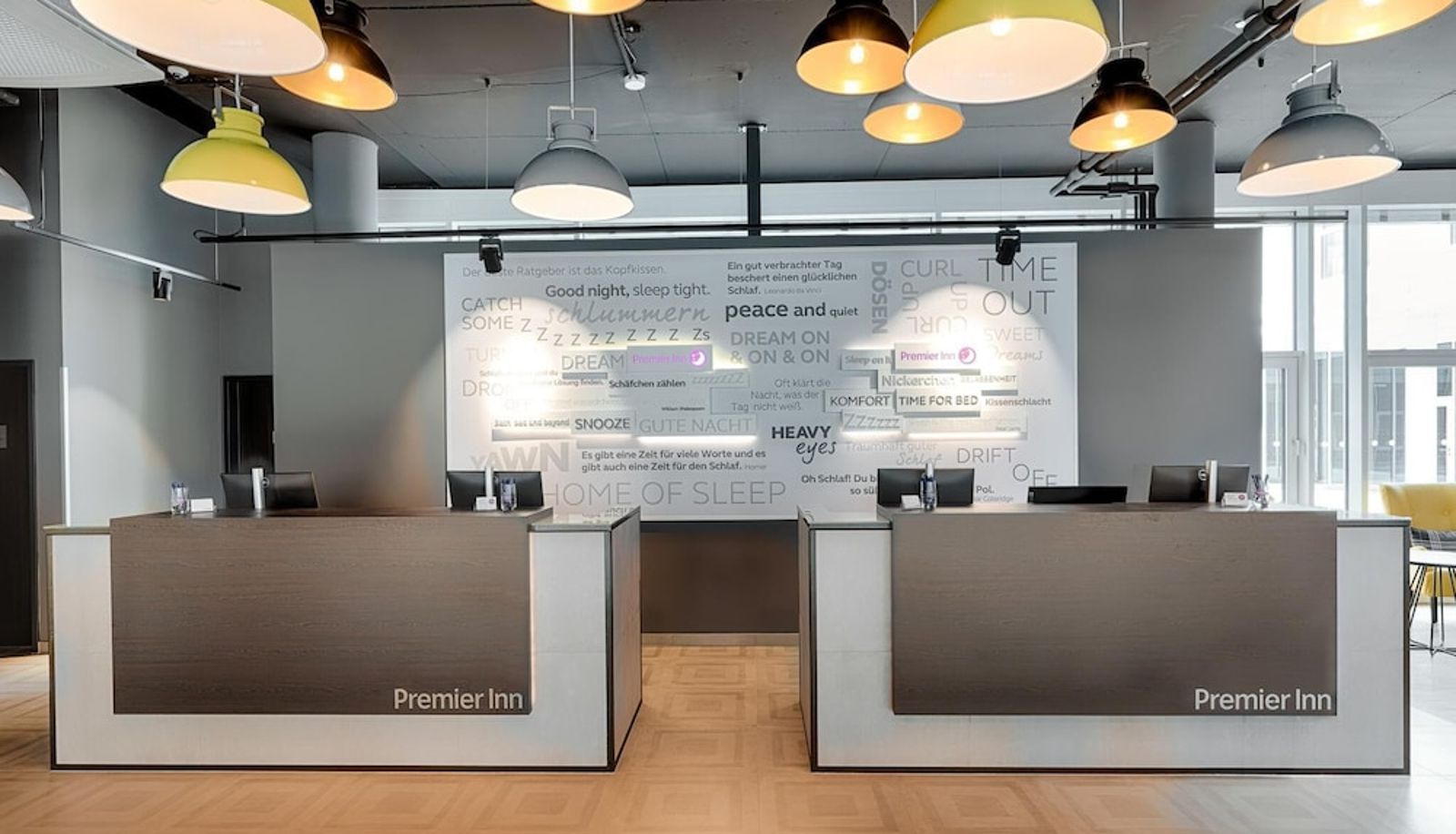 Receptie - Premier Inn Wolfsburg City Centre