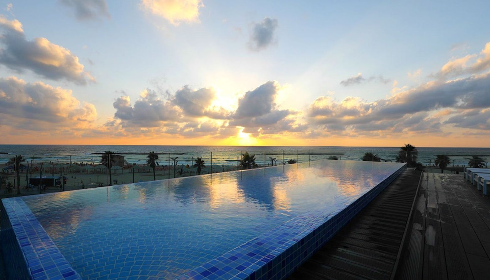 Pool - Opera Tel Aviv Hotel