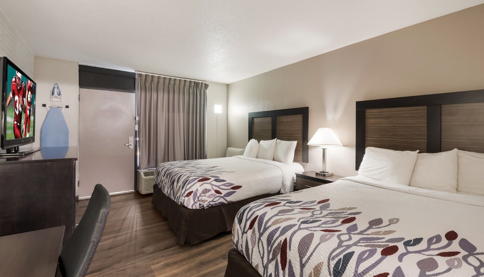 Zimmer - Red Roof Inn Lenoir