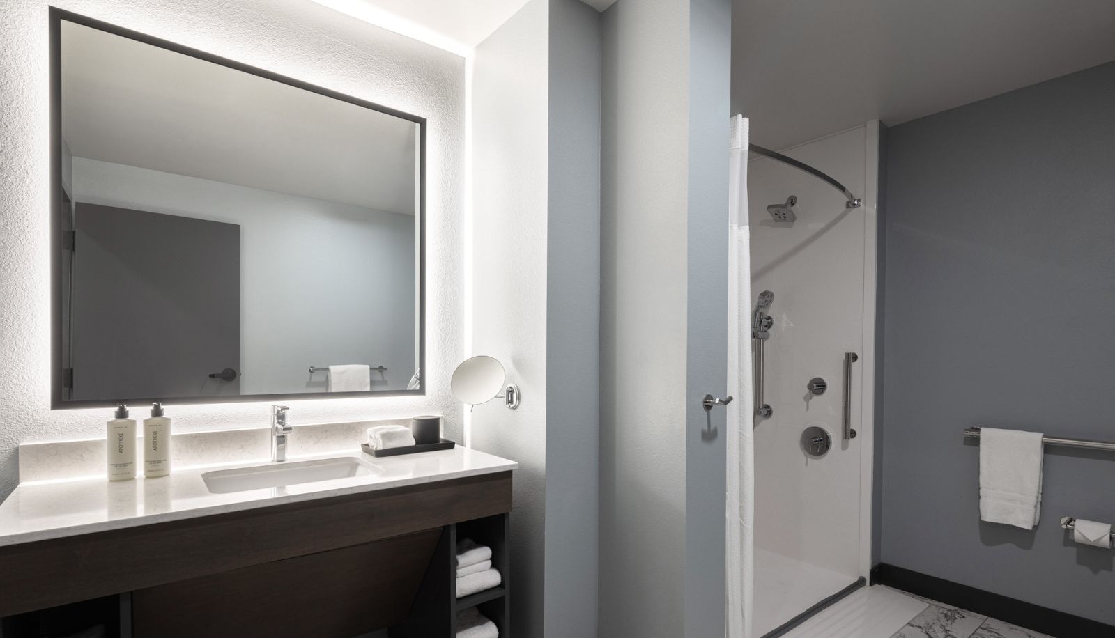 Room - Crowne Plaza KEARNEY by IHG