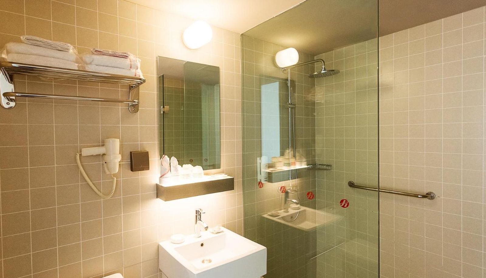 Innenbreich - Jinjiang Inn Select Pu‘er CBD People’ Hospital Hotel