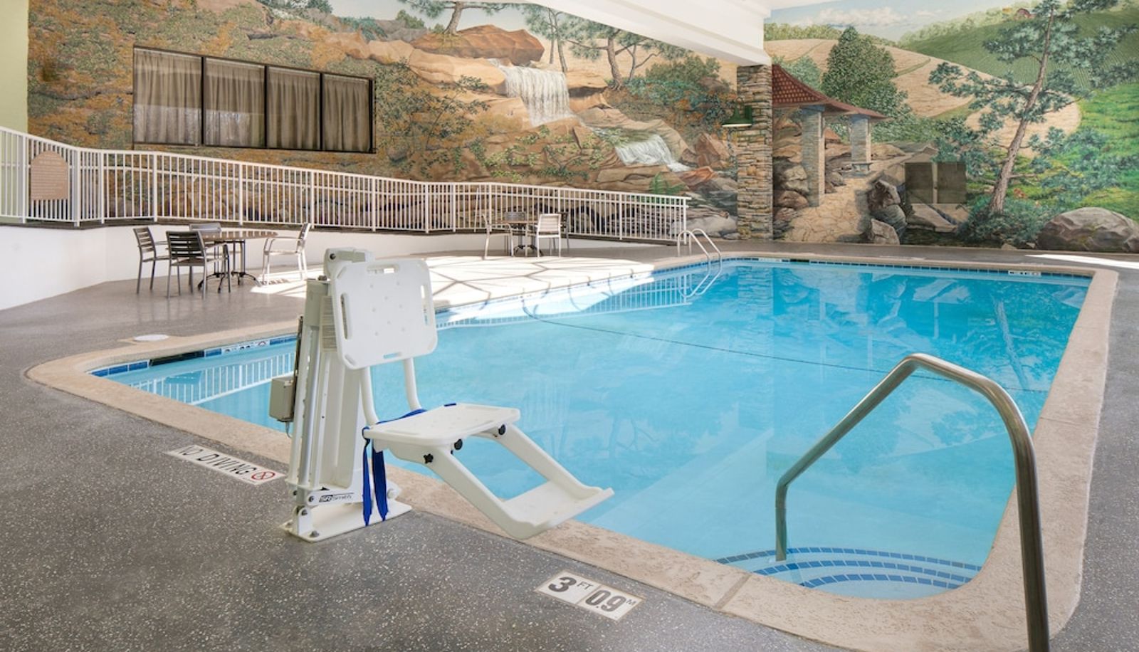 Pool - Holiday Inn & Suites DES MOINES-NORTHWEST by IHG