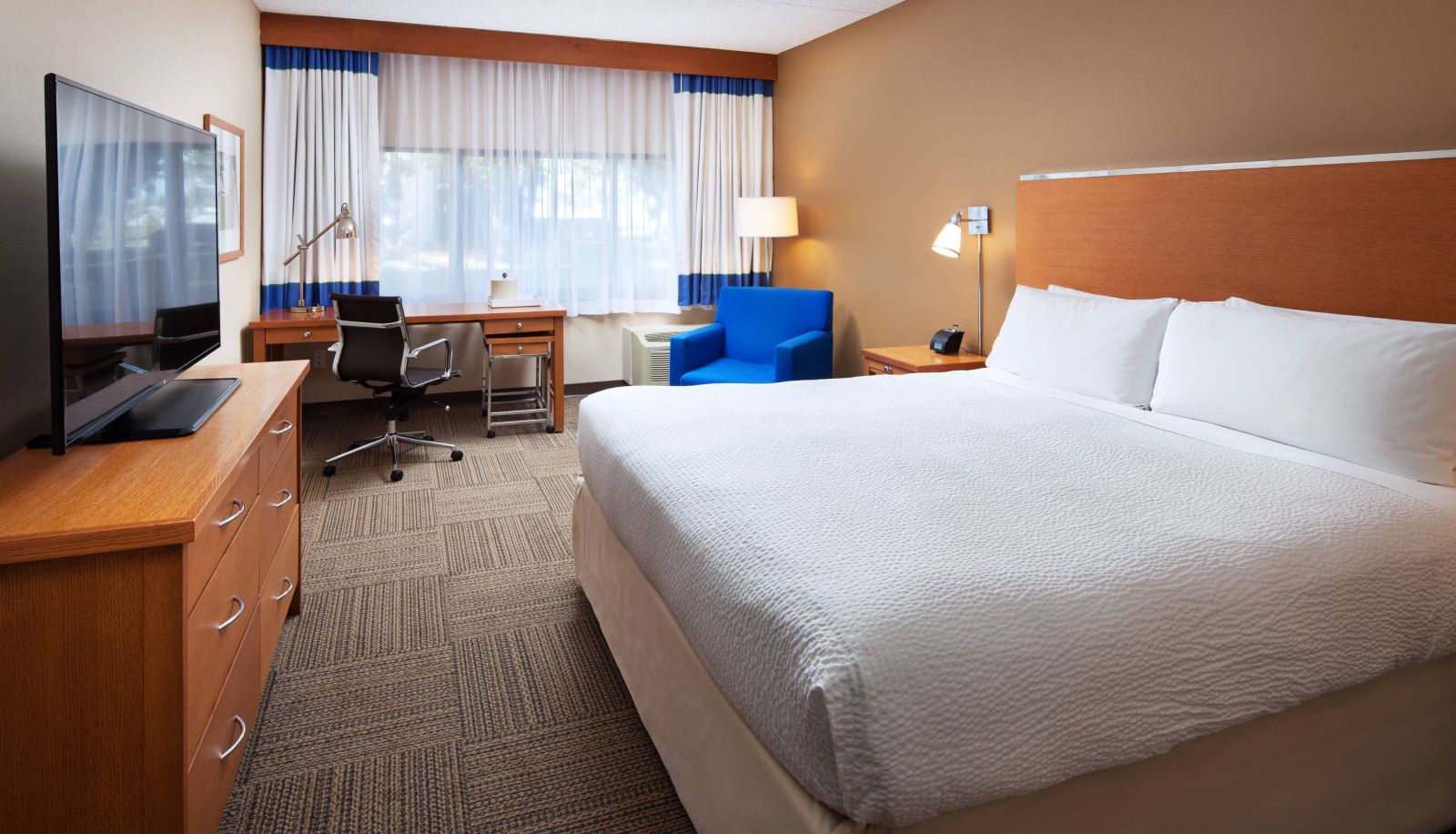 Zimmer - Four Points by Sheraton San Diego